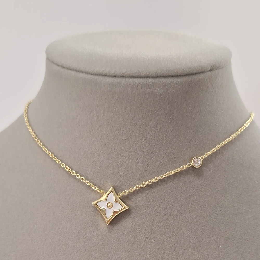 Mother Of Pearl Star Pendant Necklace